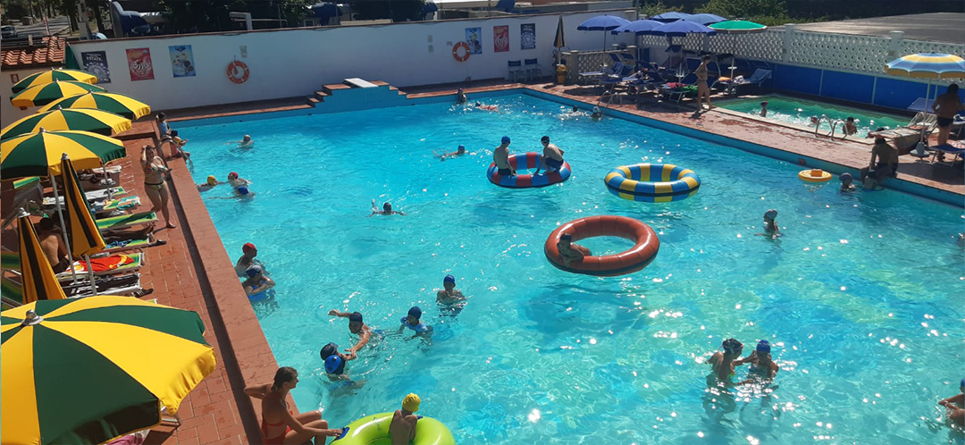 Hotel Pistoia piscina